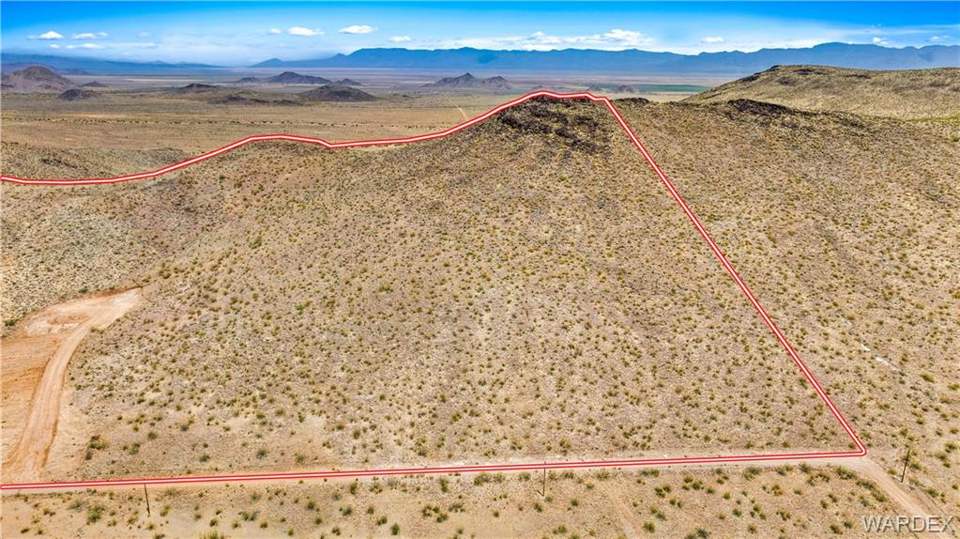 40 acres in Kingman in Kingman: Parcel with Property Line Looking North from Near