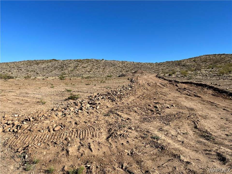 40 acres in Kingman in Kingman: Driveway Leading to Cleared Area for Future Buildi