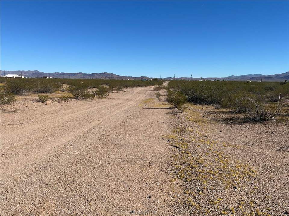 2 acres in Golden Valley in Golden Valley: Leaving Parcel 215-14-237 and Looking to the East