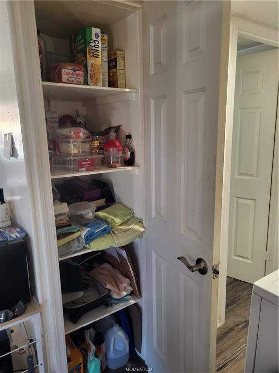 2 bed, 1 bath home on 1.18 acres in Golden Valley: Pantry