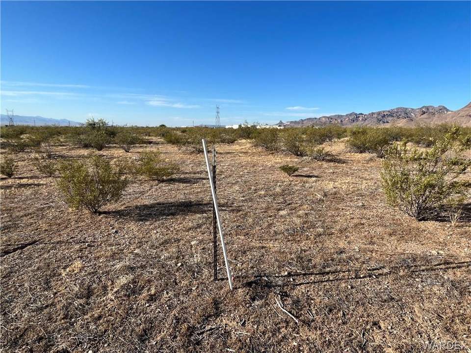 1.25 acres in Golden Valley in Golden Valley: Looking at SE Parcel Corner of 306-53-127 and SW C