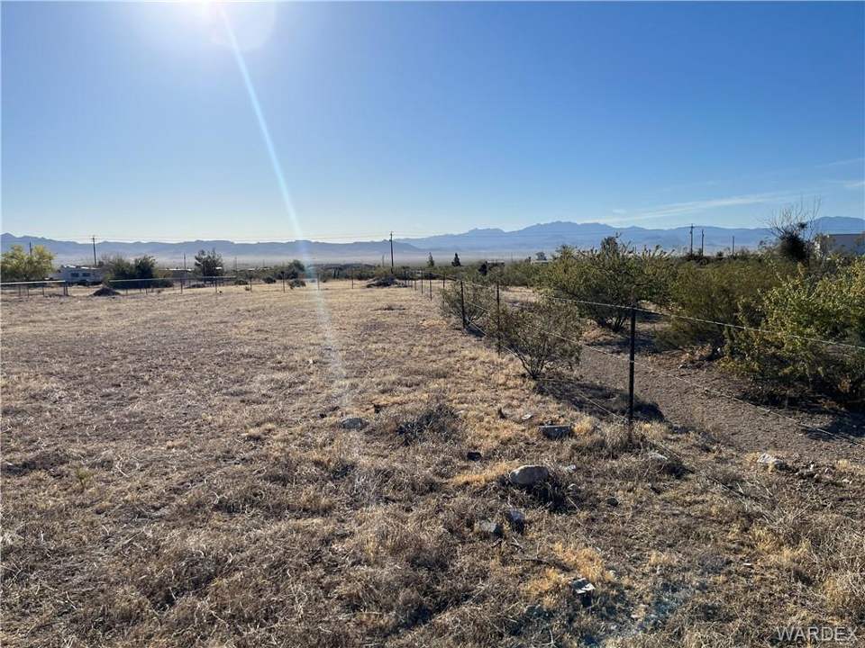 1.25 acres in Golden Valley in Golden Valley: Looking at the South Fence Line Along South Proper
