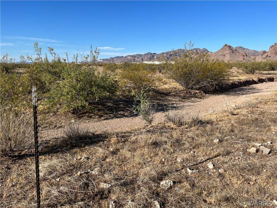 1.25 acres in Golden Valley in Golden Valley: Looking at Wash to the South Property Line of Parc