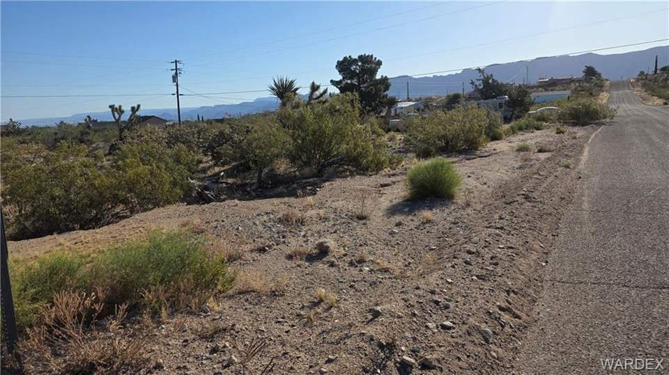 0.66 acres in Meadview in Meadview, photo 6