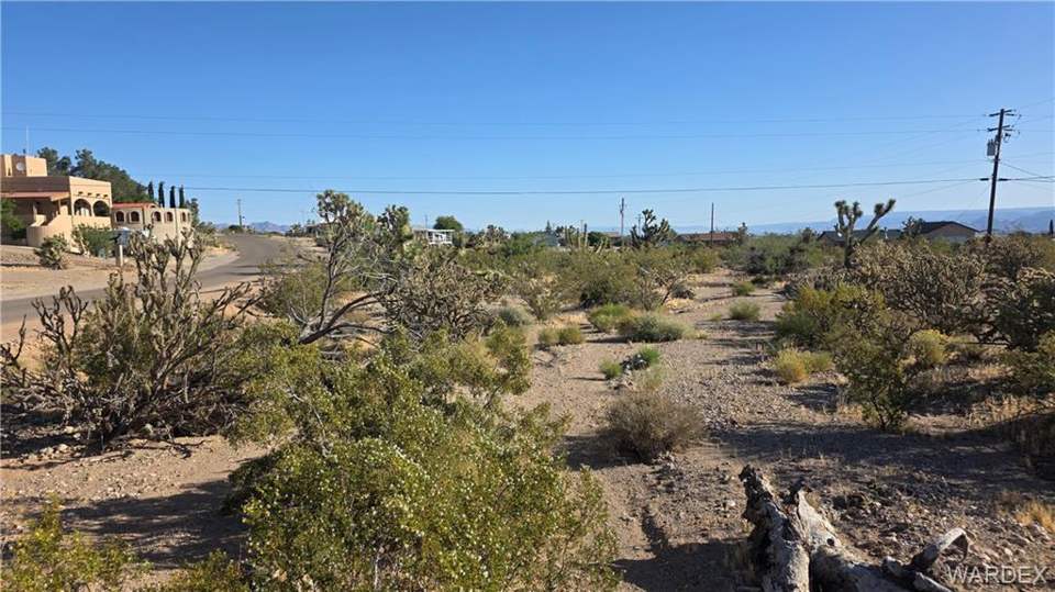 0.66 acres in Meadview in Meadview, photo 9