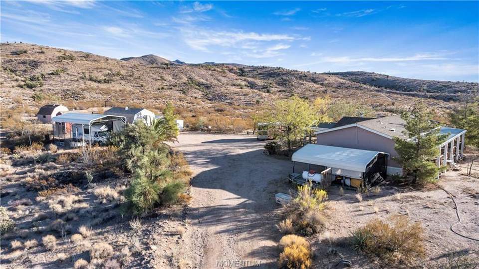 3 bed, 2 bath home on 45 acres in Kingman: View