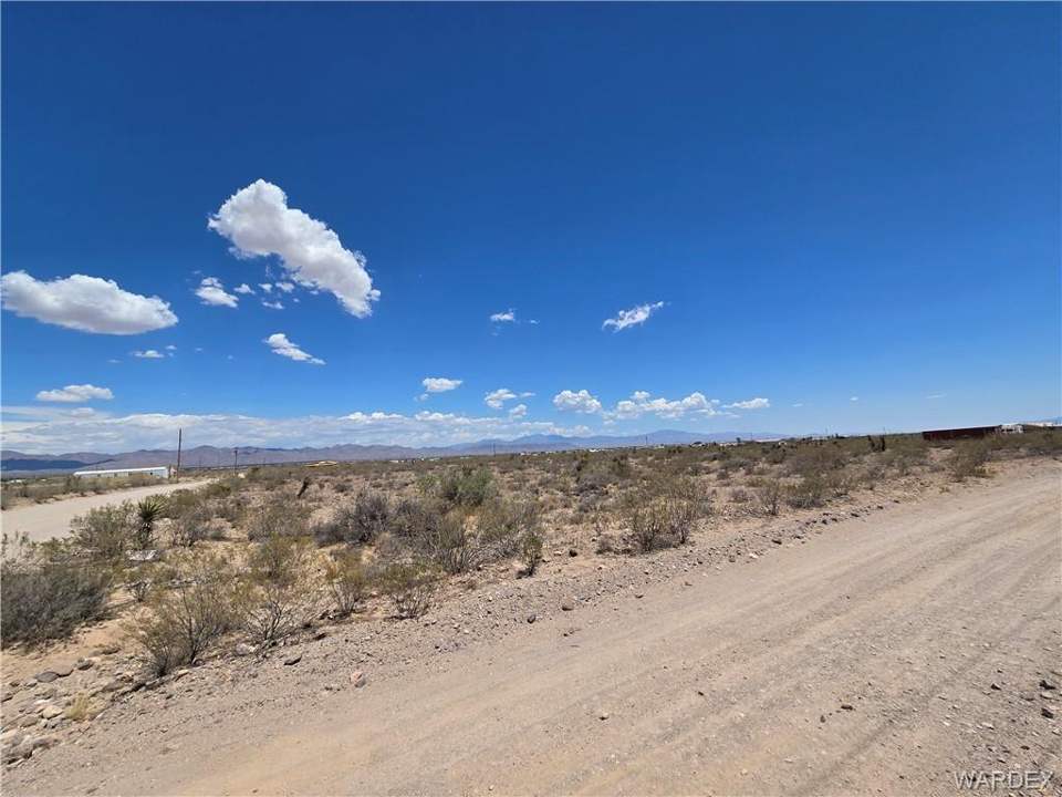 2.22 acres in Golden Valley in Golden Valley, photo 2