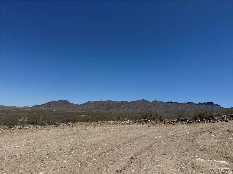 19 acres in Dolan Springs in Dolan Springs: Large Building Pad cleared - magnificent mountain