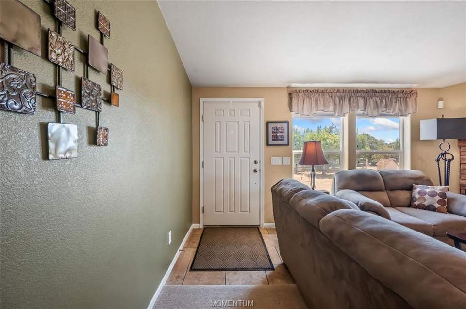 3 bed, 2 bath home on 36.1 acres in Kingman, photo 4