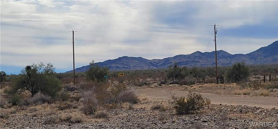 160 acres in Yucca in Yucca: View