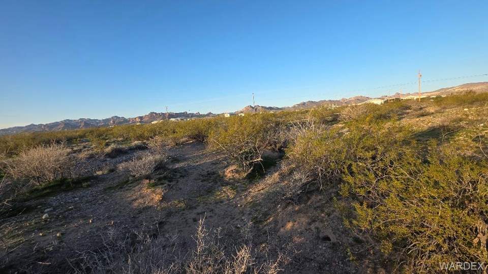 9.99 acres in Golden Valley in Golden Valley, photo 3