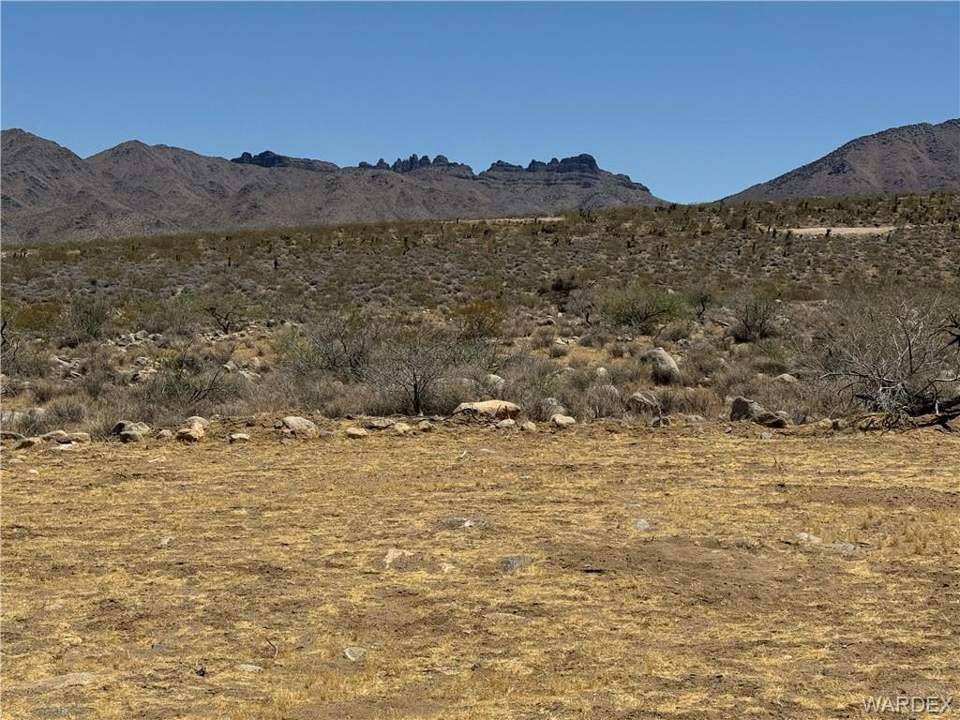 Approximately 5 acres in Dolan Springs in Dolan Springs: Turquoise Estates, 5 ac parcels, surrounded by Fed