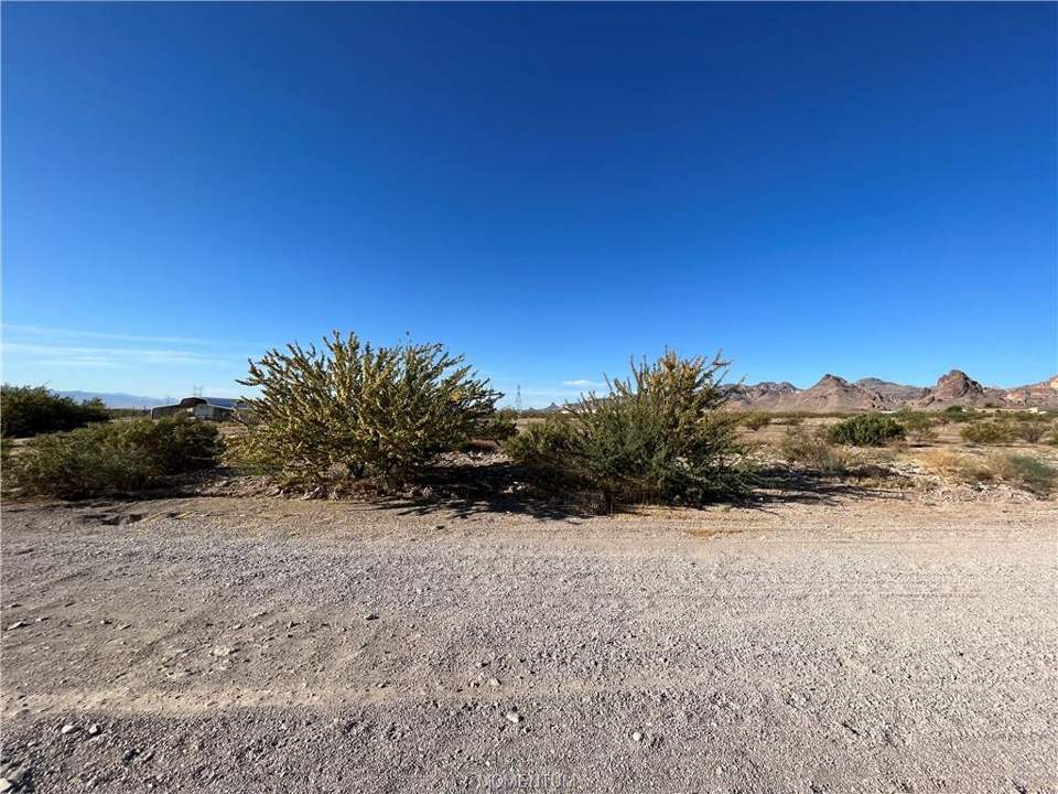 3.75 acres in Golden Valley in Golden Valley: Front of 306-53-128 on W Unkar
