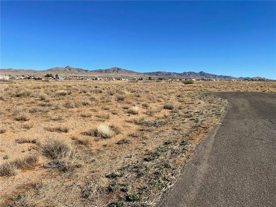 0.36 acres in Kingman in Kingman, photo 8