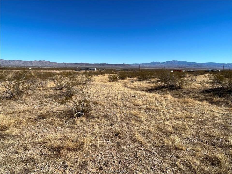 2.3714 acres in Golden Valley in Golden Valley: 2418 S Concho Rd Golden Valley - Front of 2.37 Acr