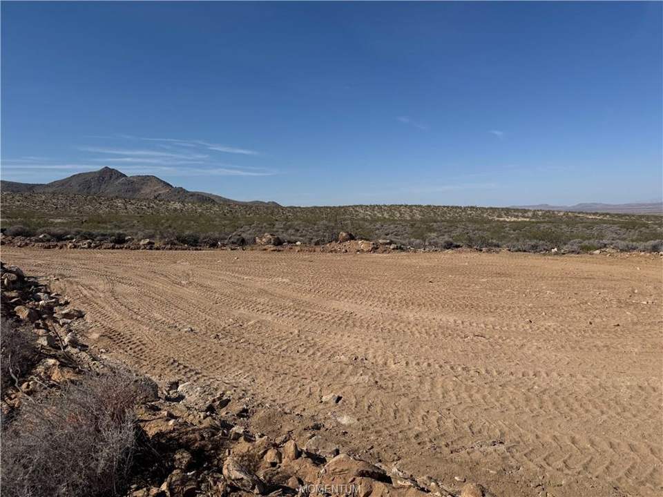 Approximately 5 acres in Dolan Springs in Dolan Springs: Decent sized pad cleared to help you begin your en
