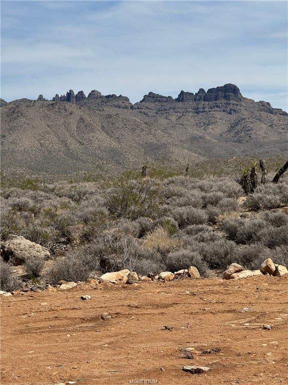 Approximately 5 acres in Dolan Springs in Dolan Springs: The Pinnacles of Mount Tipton