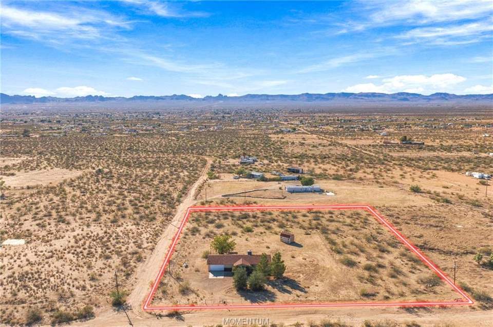 3 bed, 2 bath home on 2.5 acres in Golden Valley: 3739 N Hope Rd Parcel Outlined