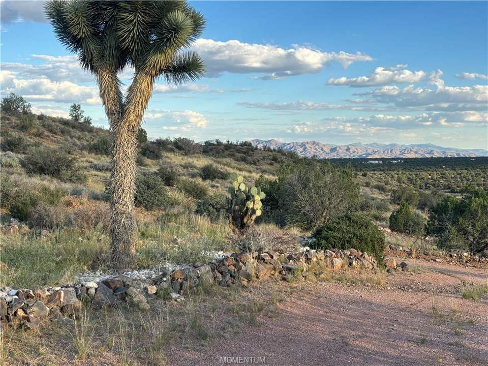 3 bed, 2 bath home on 26 acres in Kingman: Looking East
