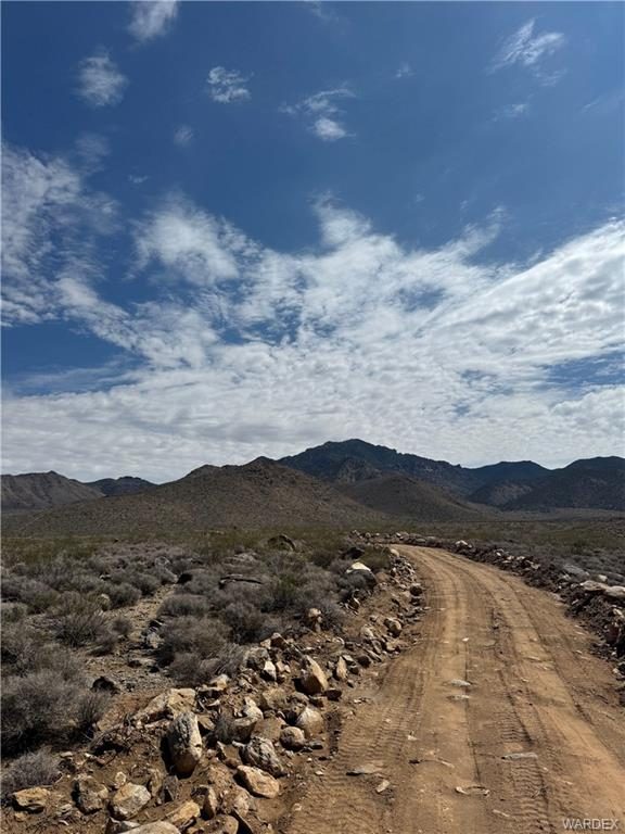 4.7432 acres in Dolan Springs, 316-05-007 Longhorn Drive, Dolan Springs, AZ 86441