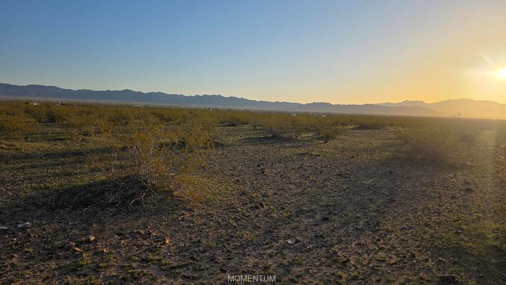 9.99 acres in Golden Valley, 306-44-005B Estrella, Golden Valley, AZ 86413
