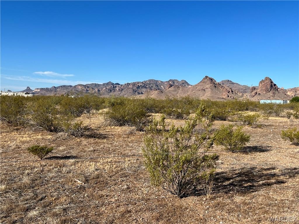 1.25 acres in Golden Valley, 306-53-127 W Unkar Drive, Golden Valley, AZ 86413