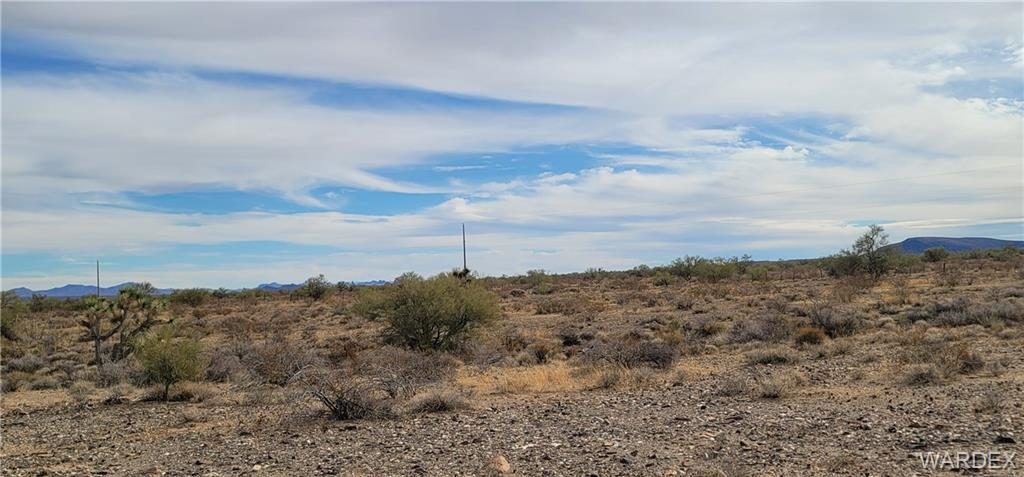 160 acres in Yucca, 123-19-003 Daytona Drive, Yucca, AZ 86438
